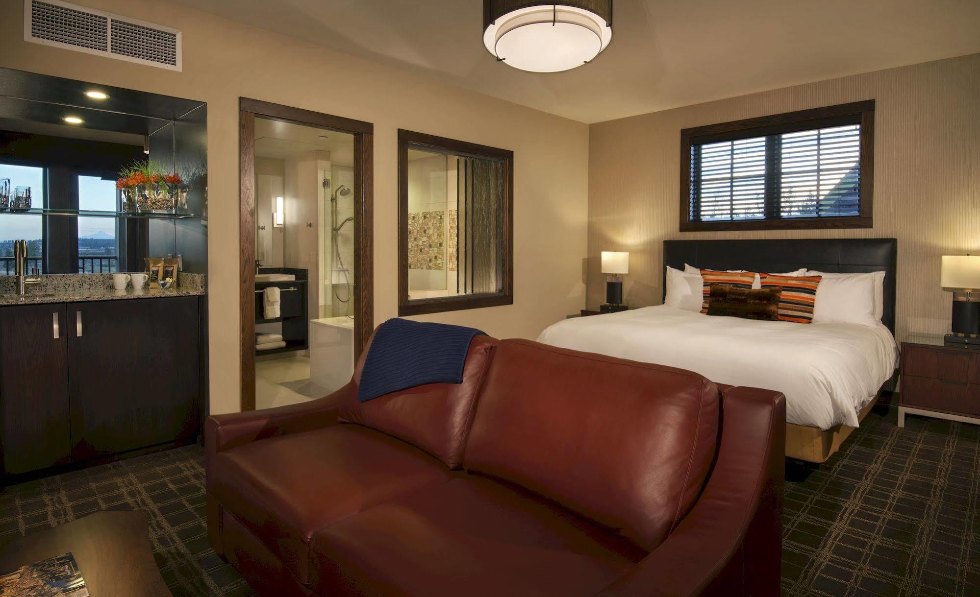 Tetherow Hotel Deschutes River Woods Bagian luar foto